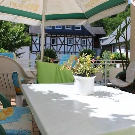 Tannenhof بيت ضيافة 2*