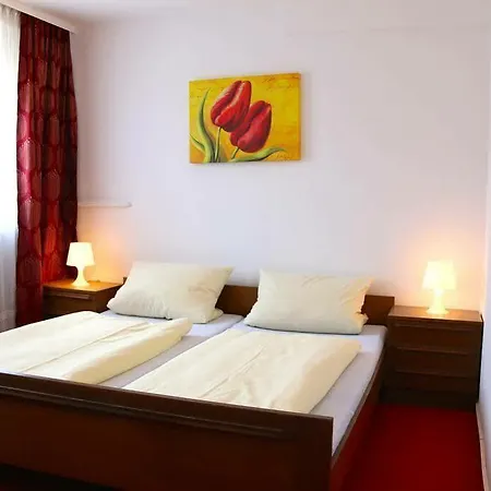 Tannenhof 2*