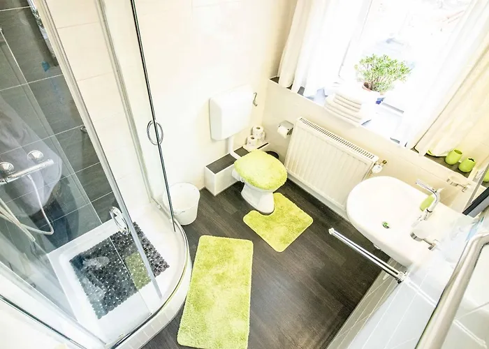 坦能豪夫旅馆 2*